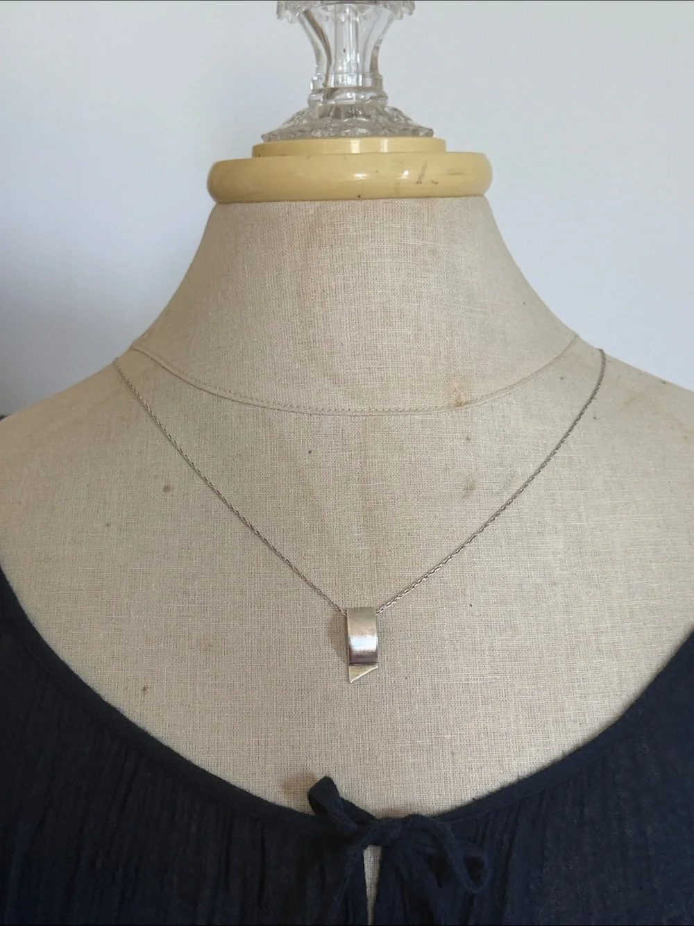 Sleek Silver Curved Pendant Necklace - Women's Jewelry